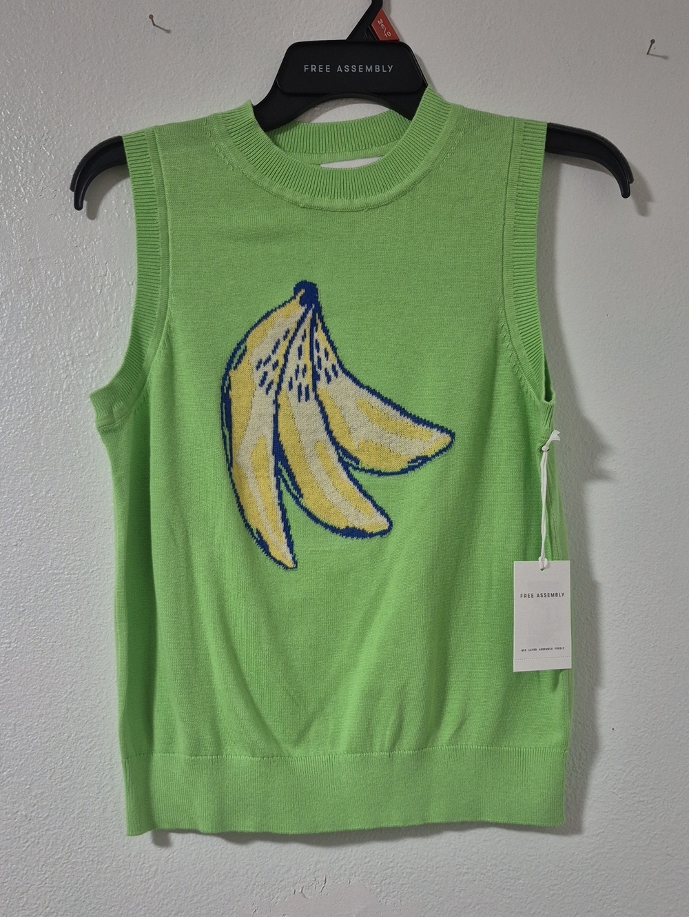 Free Assembly Women's Sleeveless Sweater Vest With Banana Graphic